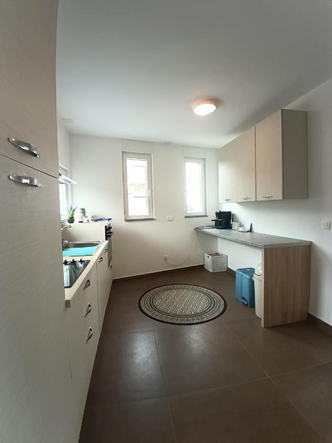 Searenity Pool Suite - Seafront Krmpote-Vodice Eksteriør billede