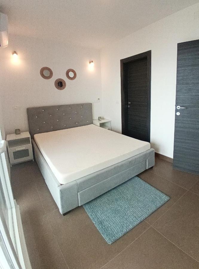Searenity Pool Suite - Seafront Krmpote-Vodice Eksteriør billede